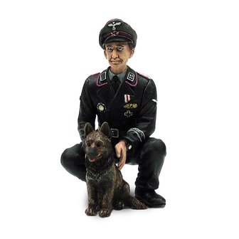 1/16 Figure Colonel Otto Paetsch with dog