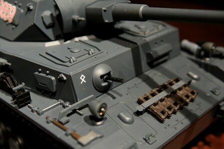 RC tank  RC Panzer &quot;Kampfwagen IV Ausf.F-2 Heng Long 1:16 grijs, rook en geluid, IR/BB, 2,4Ghz -V7.0