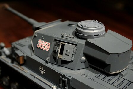 RC tank  RC Panzer &quot;Kampfwagen IV Ausf.F-2 Heng Long 1:16 grijs, rook en geluid, IR/BB, 2,4Ghz -V7.0