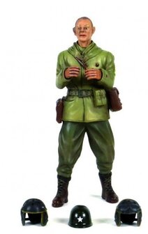 RC tank figuren 1:16  Captain Commander A. Ross staand