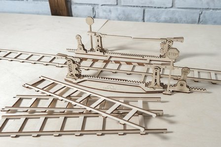Houten bouwpakket Ugears spoorwegovergang 4mtr rail