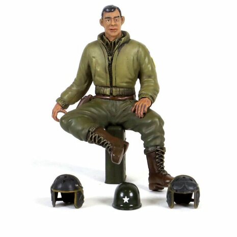 1/16 Figure 2nd Lieutenant G. Clark Sitting