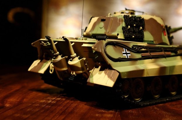 RC tank Kingtiger met Henschel koepel met rook en geluid IR/BB 2.4Ghz V7.0 14306-CA met metalen tracks