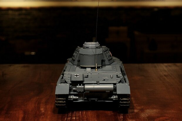 RC tank  RC Panzer "Kampfwagen IV Ausf.F-2 Heng Long 1:16 grijs, rook en geluid, IR/BB, 2,4Ghz -V7.0 Pro uitvoering